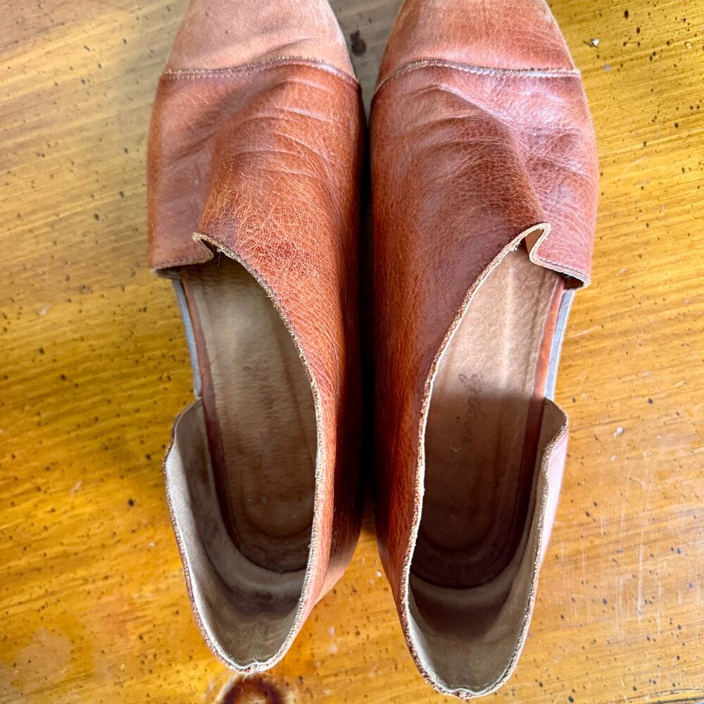 Free People Brown Leather Slip On Loafers Size 8 Distressed Boho Flats Pointed - Picture 6 of 6